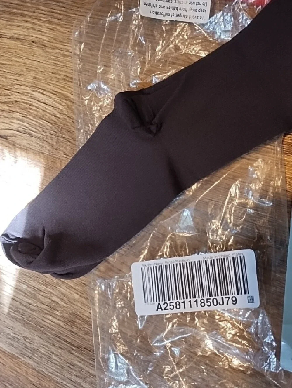 Legacy Black Compression Arm Sleeve NIP 1 Pair Brown Sm.-Med.